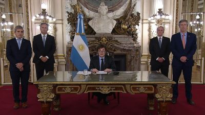 A d�as del Pacto de Mayo, la depresi�n acosa a la econom�a
