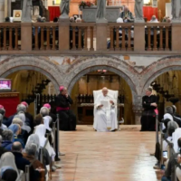 El Papa pide a los sacerdotes que perdonen todo y no torturen a los penitentes Papa Francisco en Verona