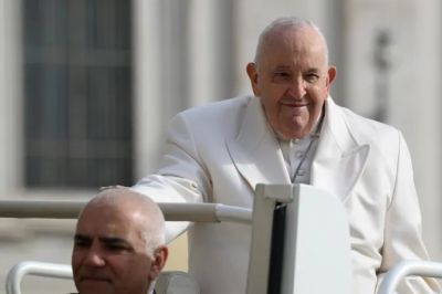 El Papa Francisco pide a universidad jesuita continuar con el legado de San Ignacio de Loyola