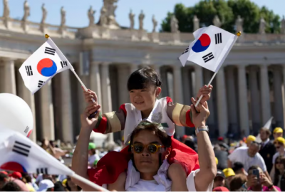 El papa celebra una misa para miles de nios y pide que recen para que no haya guerras