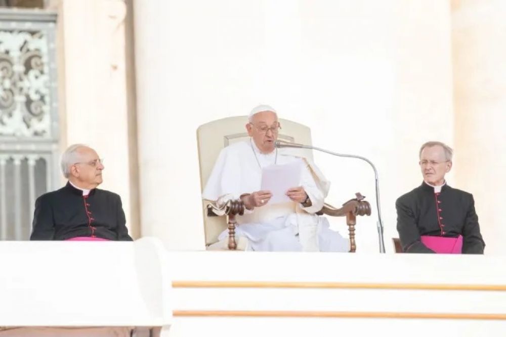 Catequesis completa del Papa Francisco: El Esp�ritu Santo gu�a al pueblo de Dios hacia Jes�s, nuestra esperanza