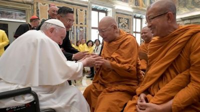 El Papa, a monjes budistas: 'Juntos por un mundo ms inclusivo'