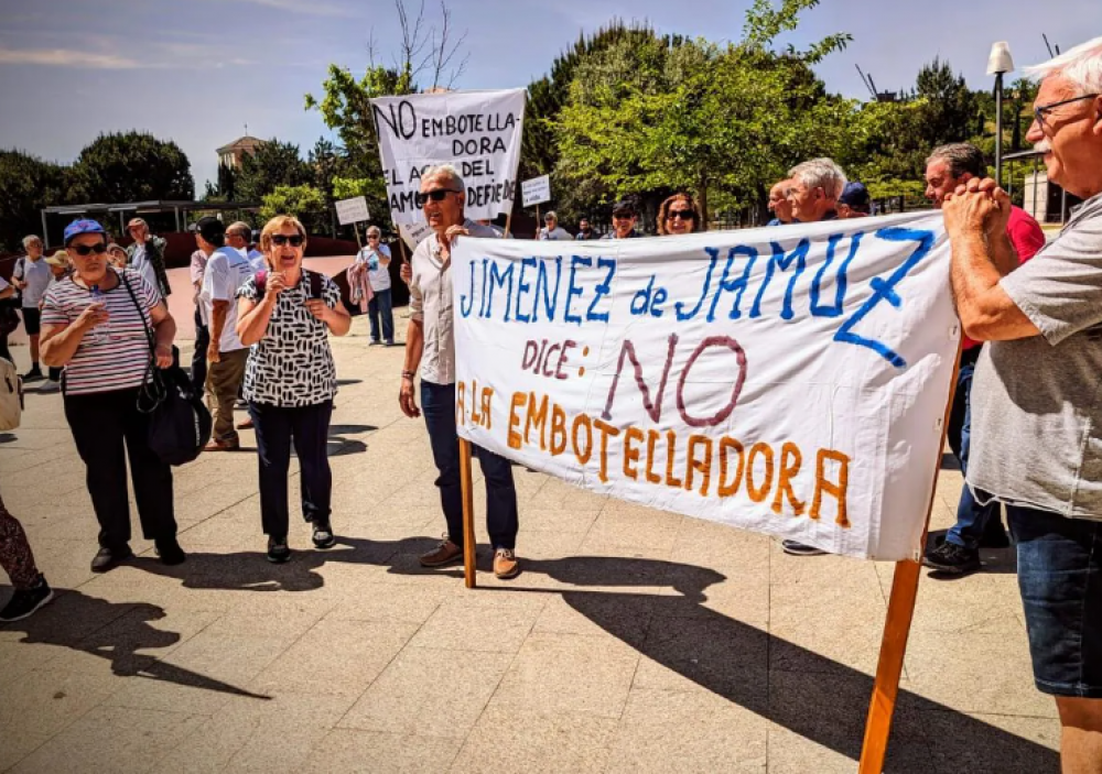 El valle de Jamuz insiste en frenar el proyecto de la embotelladora