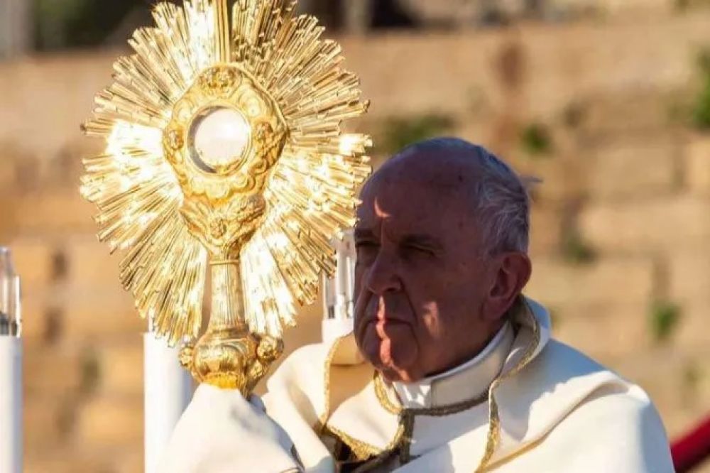 Papa Francisco en Solemnidad del Corpus Christi: La Eucarist�a es respuesta de Dios al hambre m�s profunda del coraz�n