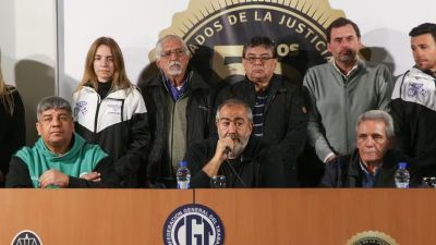 Pablo Moyano, alentado por el kirchnerismo, convoca por su cuenta a las regionales de la CGT y reaviva la pelea interna