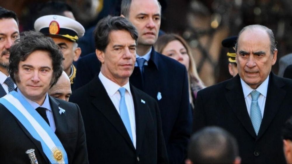 Entre espionaje y corrupci�n, Milei qued� en la cornisa y apura un reseteo del Gobierno