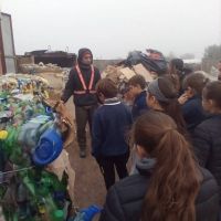 Alumnos visitaron la planta recicladora de residuos de Pascanas