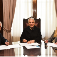 Alak y la Provincia firmaron un convenio para transformar a La Plata en un Municipio Donante