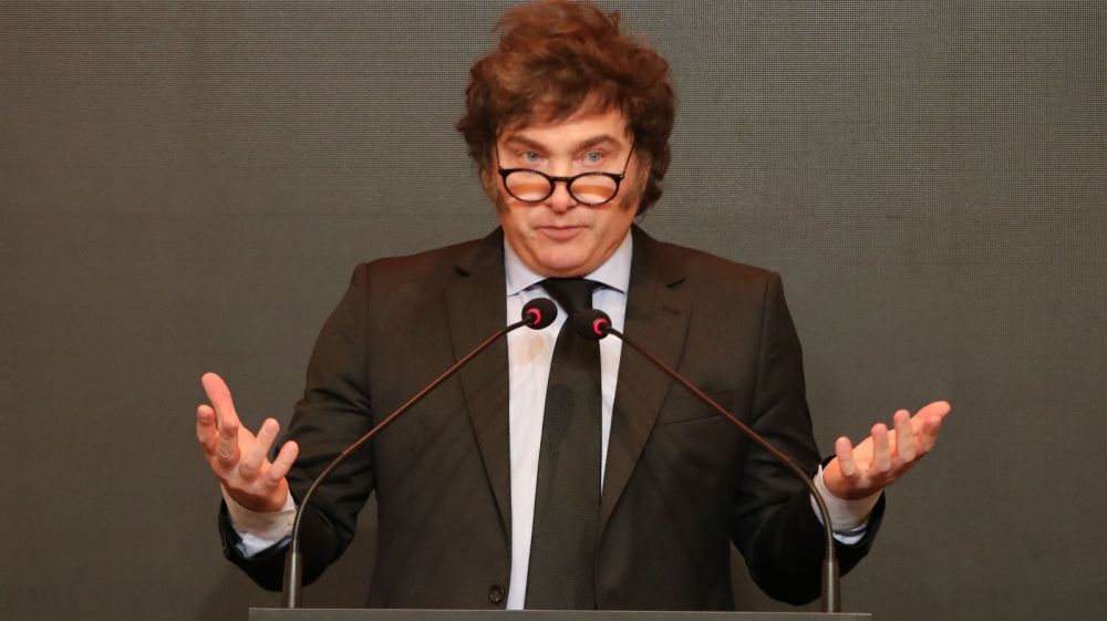 Milei ajusta los votos por la Ley Bases, reuni�n con gremios y defensa a Pettovello