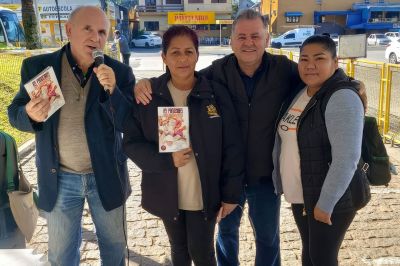 Brasil: Por primera vez en Brasil, se present un libro en la puerta de un frigorfico