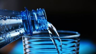 El agua mineral, la bebida ms consumida de Espaa