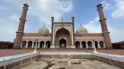 India: el gobierno prohibe rezar en las mezquitas histricas