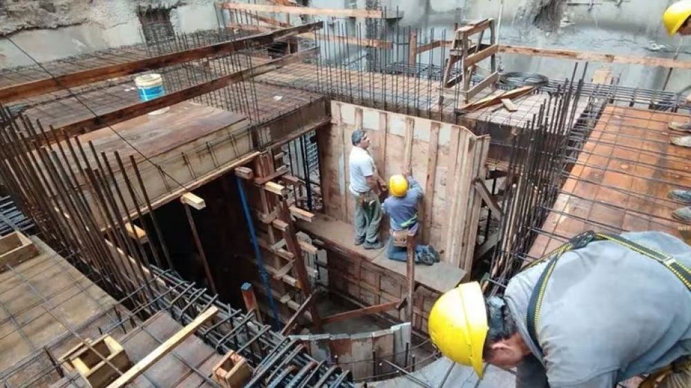 Fuerte cada de la industria y la construccin: por qu se agudiz la recesin de la economa