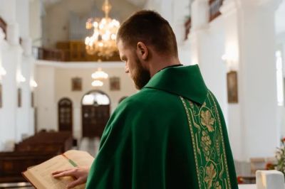 Hoy es la Jornada Mundial de Oracin por la Santificacin de los Sacerdotes