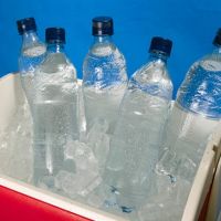 El 41% de los espaoles bebe agua mineral embotellada