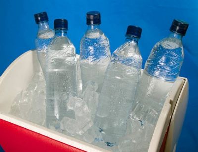 El 41% de los espaoles bebe agua mineral embotellada