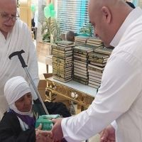 Con 104 aos, una mujer iraqu es la peregrina de mayor edad en el Hajj de este ao