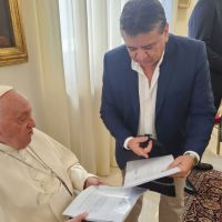 El proyecto que le entregaron al Papa Francisco para que Estado, sindicatos e Iglesia coordinen un esquema federal que termine con el hambre en Argentina