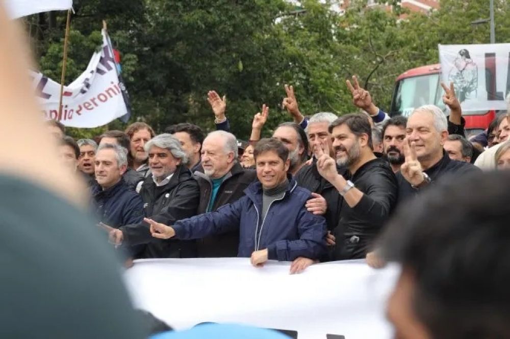 Axel Kicillof avanza en el territorio