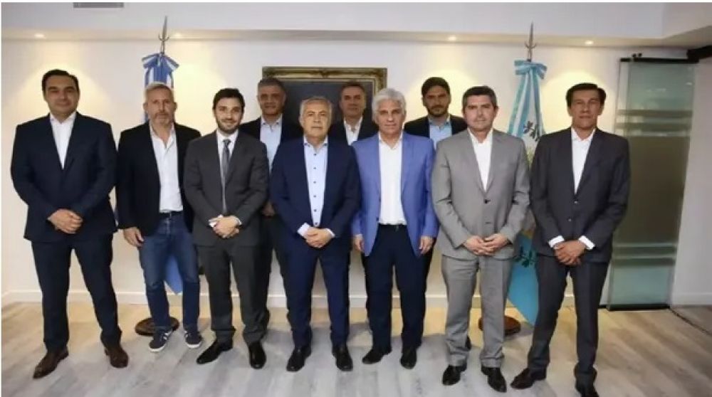 Ley Bases: gobernadores dialoguistas van a una cumbre para garantizar su aprobaci�n