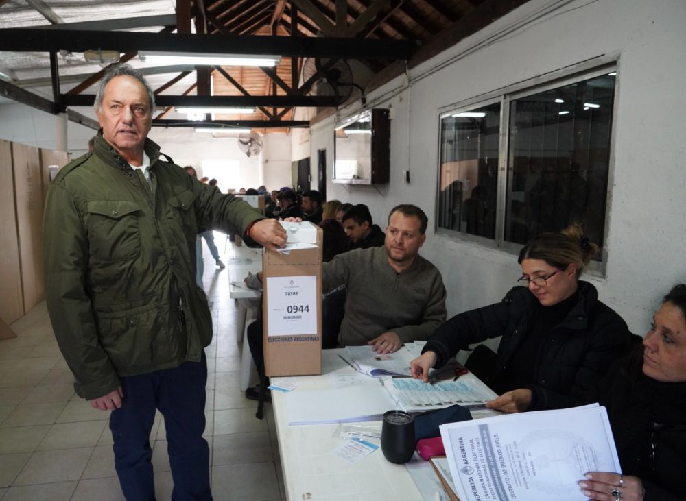 El kirchnerismo pide la expulsin de Scioli y dos senadores del PJ por la votacin de la Ley Bases