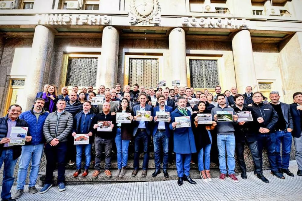 Tras el revs por la Ley Bases, la dispersin domina al peronismo: conviven la confrontacin y la cautela frente a Javier Milei