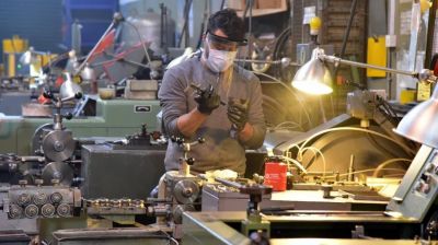La recesi�n de Javier Milei derrumba la industria en Buenos Aires: despidos e incertidumbre