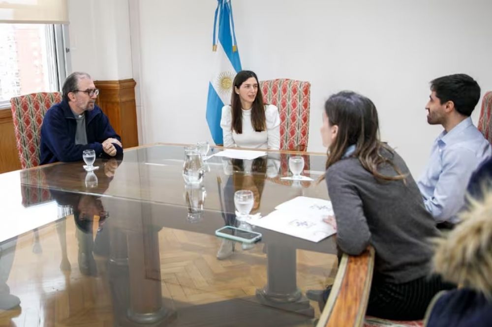 Tras la misa en La Matanza, el Gobierno recibi a Critas para tratar la crisis alimentaria