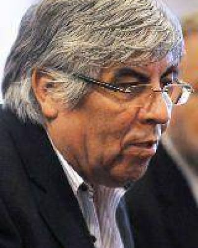 Operativo clamor: Moyano ratific� que se opondr� a la renuncia de Kirchner como presidente del PJ