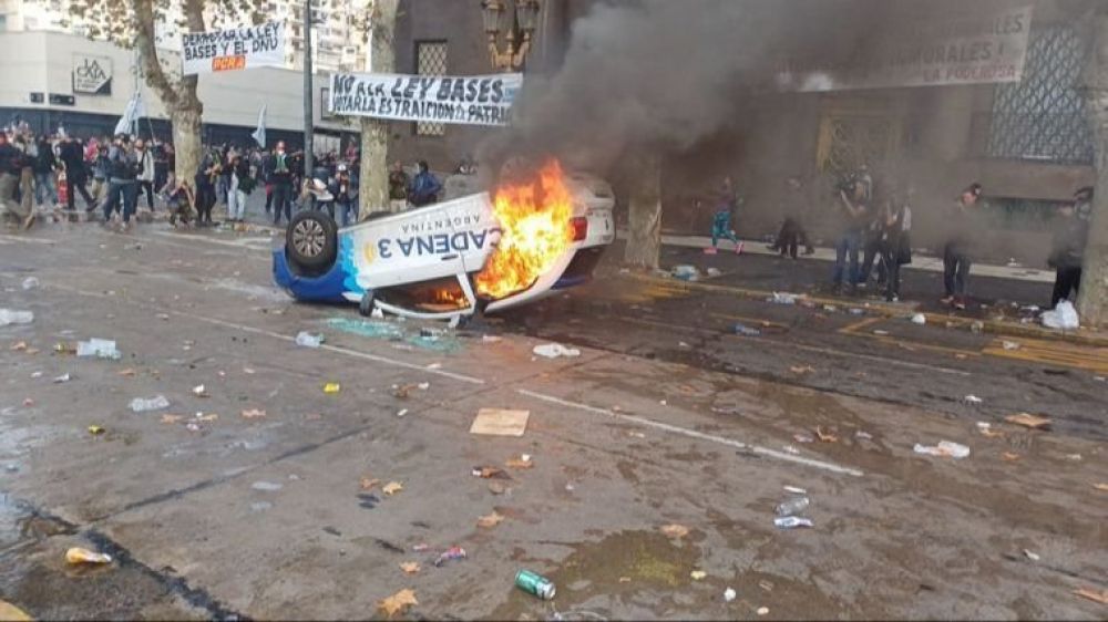 Auto quemado: por qu� nadie investiga la pieza clave del plan represivo en el Congreso