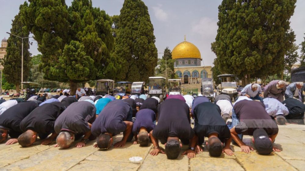 Ms de 30 mil fieles realizaron la oracin del viernes en la mezquita Al-Aqsa