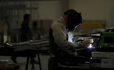 Recesi�n: la industria cay� en mayo y la esperanza de una recuperaci�n en �V� da paso a un escenario de �L� en el que el rebote se hace esperar
