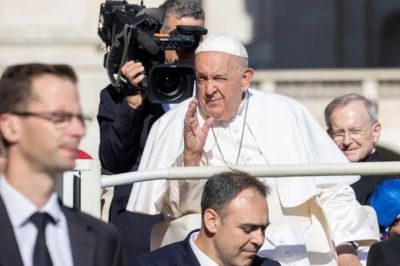 El Papa Francisco reza por la conversin de los traficantes de muerte que ofrecen droga a los jvenes
