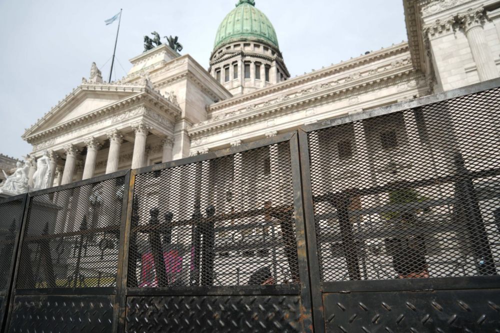 Ley Bases: Dirigentes gremiales de medios pblicos, del Frente Sindical y de la Fempinra convocan a la defensa de la soberana nacional y rechazan la restitucin del Impuesto a las Ganancias