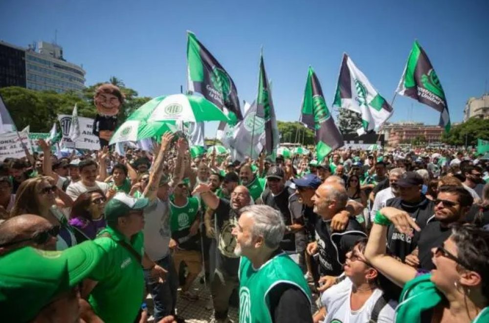 ATE ya registr 2.305 despidos durante el fin de semana y maana protesta en todos los organismos pblicos