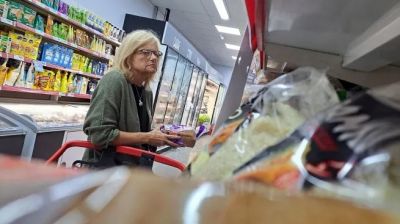 Los supermercados redoblan apuestas por ofertas agresivas y piden medidas para alentar el consumo