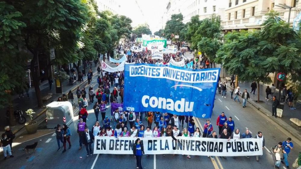 El contundente reclamo de la comunidad educativa: Sin salarios dignos no hay universidad