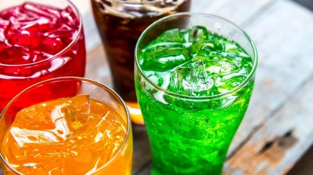 El importante aviso que emiti la Profeco sobre las bebidas azucaradas y los refrescos