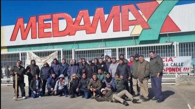Despidos en Medamax SA: la empresa ofrece pagar la indemnizacin en 12 cuotas, los trabajadores rechazaron y mantienen el acampe