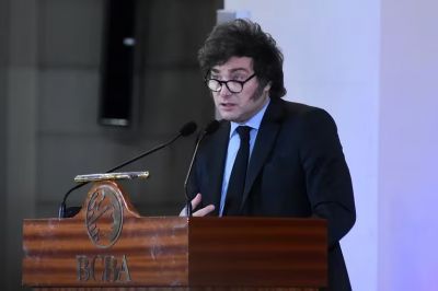 Milei sum� otro interrogante sobre el futuro despu�s del cepo: �el d�lar flotar� o habr� un tipo de cambio fijo?