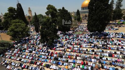Ms de 35 mil fieles realizaron la oracin del viernes en la mezquita Al-Aqsa