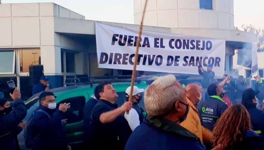 Delegados de SanCor de todo el pas explicaron el prximo paro nacional: Hay compaeros que a los que slo se les pagaba menos de 100 mil pesos por mes