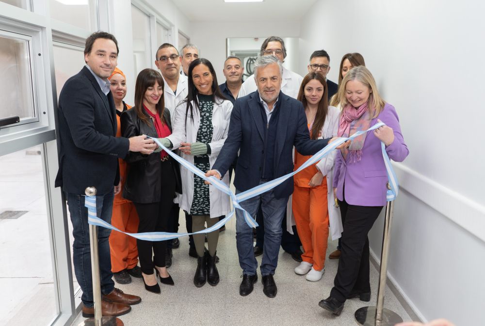 El Gobernador present nuevo y moderno equipamiento para el sistema de Salud