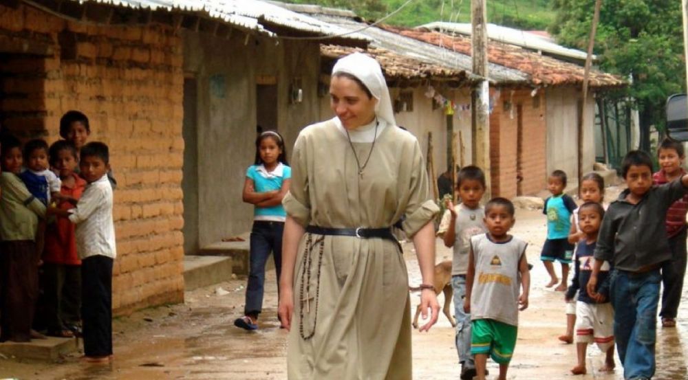 Del convento a los mrgenes de la misin. Las religiosas en una iglesia en salida