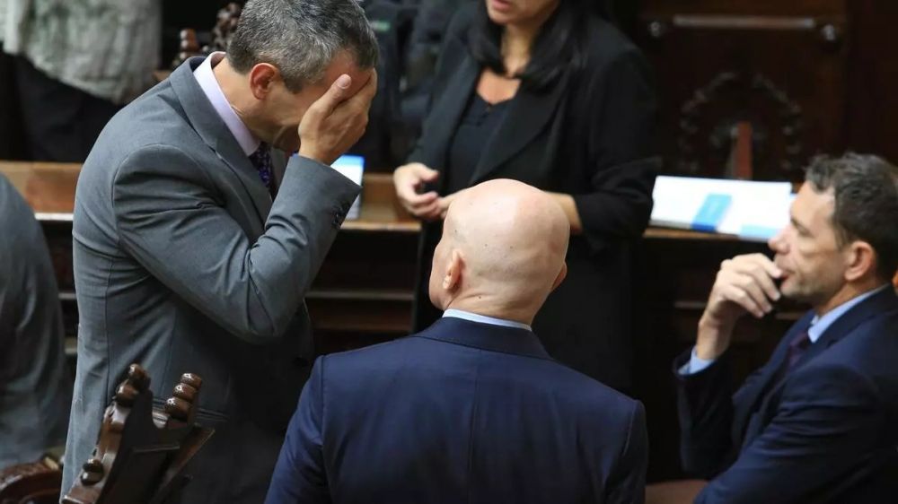 Milei y Menem, bajo presin en el Congreso para que se sancione a los diputados que visitaron a Astiz y otros represores