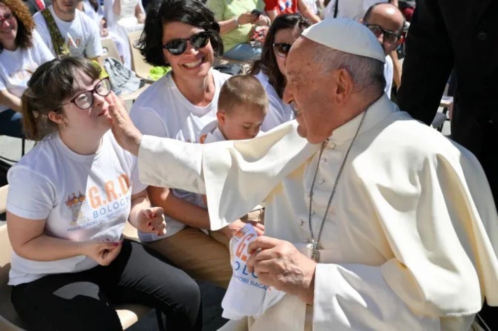 Papa Francisco: La vida siempre es digna de ser vivida, incluso cuando parece que todo se apaga