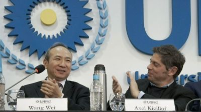 Oportuncrisis: ante el repliegue de Javier Milei, Axel Kicillof se acerca a China