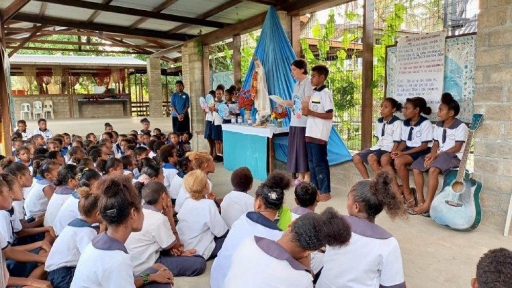 La misin en Papa se convirti en modelo social: iglesia, dispensario y escuela