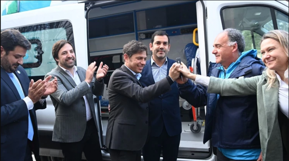 Kicillof entreg en Dolores una ambulancia e instrumentos mdicos