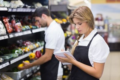 Tres de cada 10 empleados trabajan en la produccin, pero la gran mayora en servicios